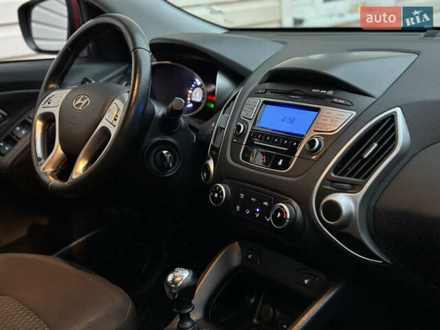 Червоний Хендай іх35, об'ємом двигуна 1.7 л та пробігом 240 тис. км за 10700 $, фото 32 на Automoto.ua