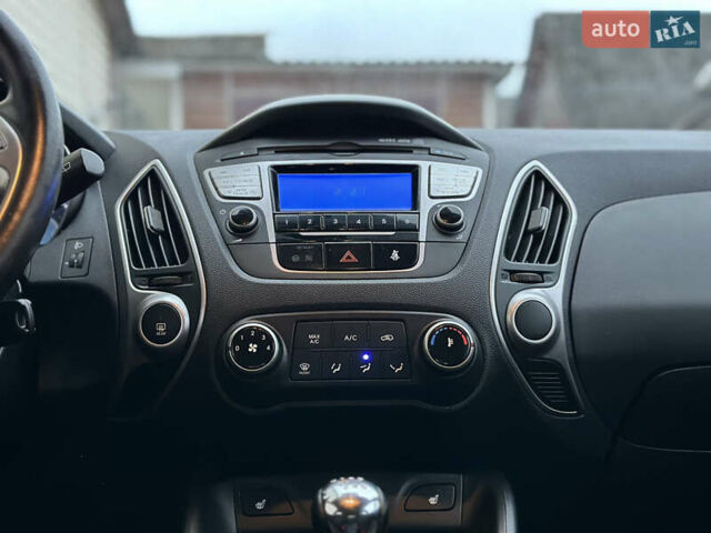 Червоний Хендай іх35, об'ємом двигуна 1.7 л та пробігом 240 тис. км за 10700 $, фото 36 на Automoto.ua