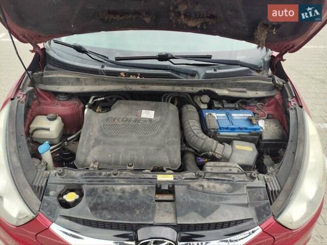 Красный Хендай их35, объемом двигателя 2 л и пробегом 238 тыс. км за 10800 $, фото 21 на Automoto.ua