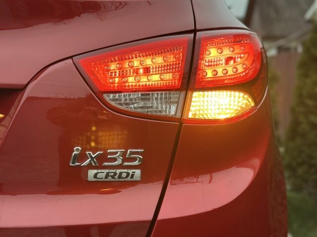 Красный Хендай их35, объемом двигателя 0 л и пробегом 240 тыс. км за 10700 $, фото 4 на Automoto.ua