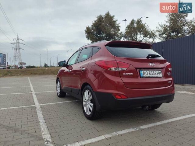 Красный Хендай их35, объемом двигателя 2 л и пробегом 238 тыс. км за 10800 $, фото 9 на Automoto.ua
