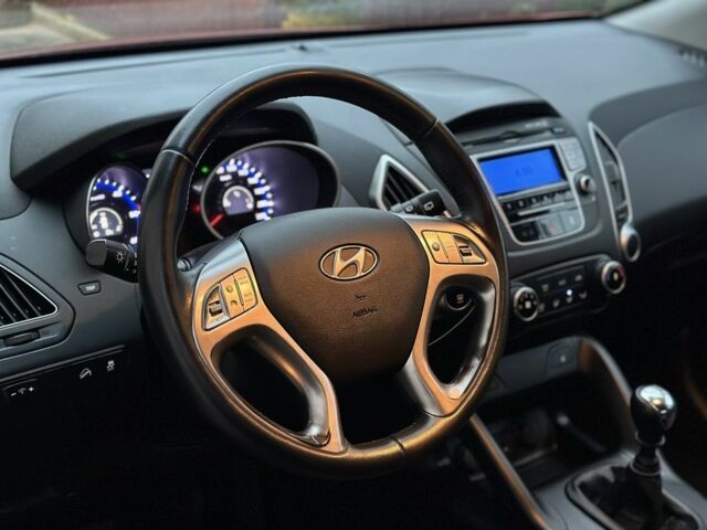 Красный Хендай их35, объемом двигателя 0 л и пробегом 240 тыс. км за 10700 $, фото 20 на Automoto.ua