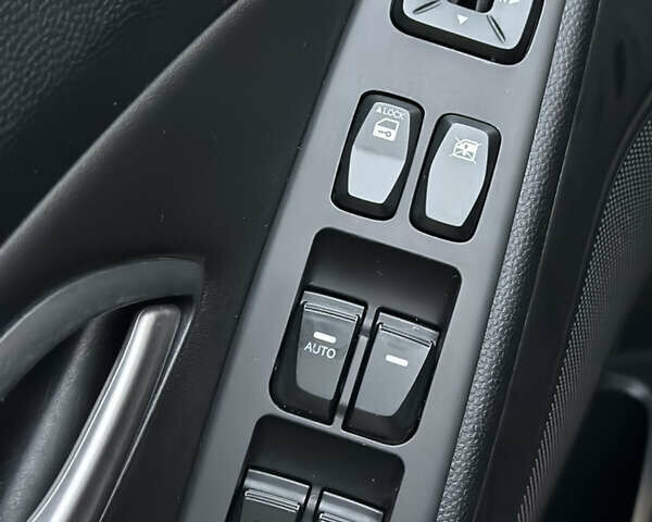 Червоний Хендай іх35, об'ємом двигуна 1.7 л та пробігом 240 тис. км за 10700 $, фото 35 на Automoto.ua