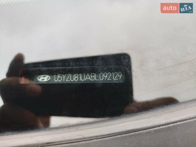 Красный Хендай их35, объемом двигателя 1.7 л и пробегом 170 тыс. км за 10200 $, фото 16 на Automoto.ua