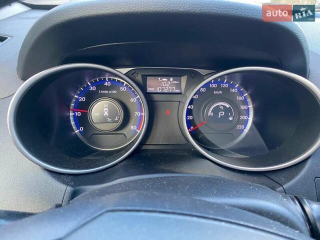 Червоний Хендай іх35, об'ємом двигуна 2 л та пробігом 107 тис. км за 14500 $, фото 6 на Automoto.ua