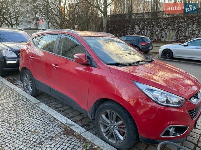 Червоний Хендай іх35, об'ємом двигуна 2 л та пробігом 107 тис. км за 14500 $, фото 1 на Automoto.ua