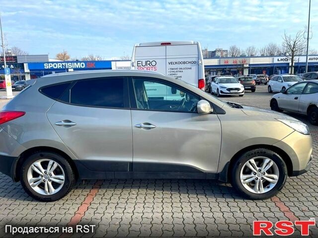 Хендай их35, объемом двигателя 2 л и пробегом 380 тыс. км за 5900 $, фото 2 на Automoto.ua