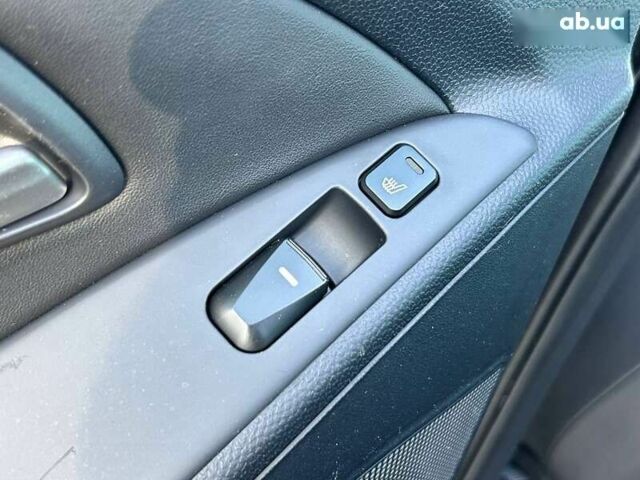 Хендай их35, объемом двигателя 2 л и пробегом 243 тыс. км за 10000 $, фото 29 на Automoto.ua