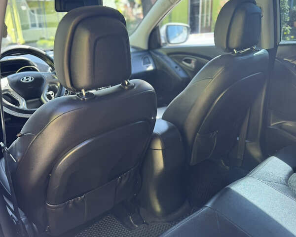 Хендай их35, объемом двигателя 2 л и пробегом 244 тыс. км за 10450 $, фото 10 на Automoto.ua