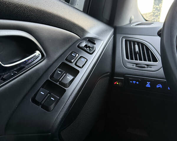 Хендай их35, объемом двигателя 2 л и пробегом 210 тыс. км за 11700 $, фото 22 на Automoto.ua