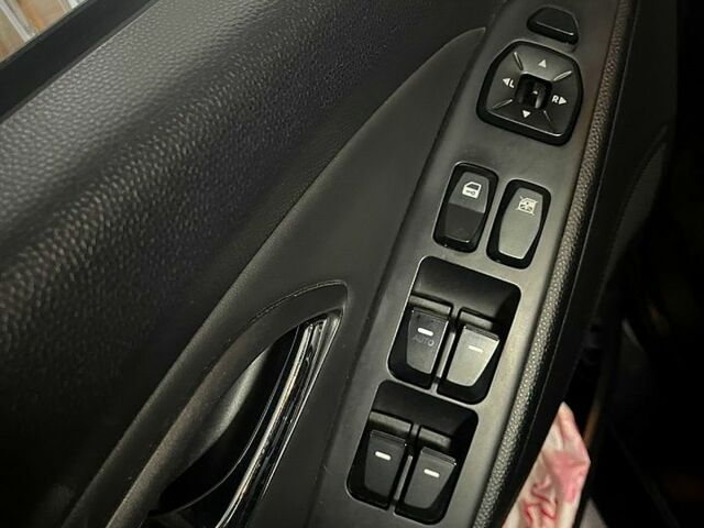 Хендай их35, объемом двигателя 20 л и пробегом 176 тыс. км за 9500 $, фото 8 на Automoto.ua