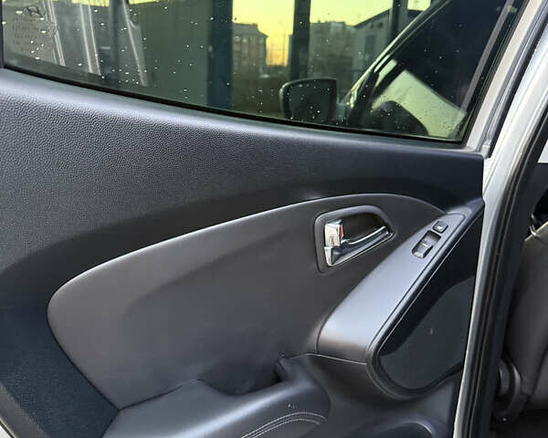 Хендай их35, объемом двигателя 2 л и пробегом 210 тыс. км за 11700 $, фото 27 на Automoto.ua