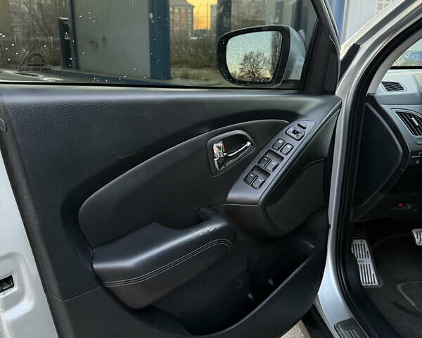 Хендай их35, объемом двигателя 2 л и пробегом 210 тыс. км за 11700 $, фото 29 на Automoto.ua