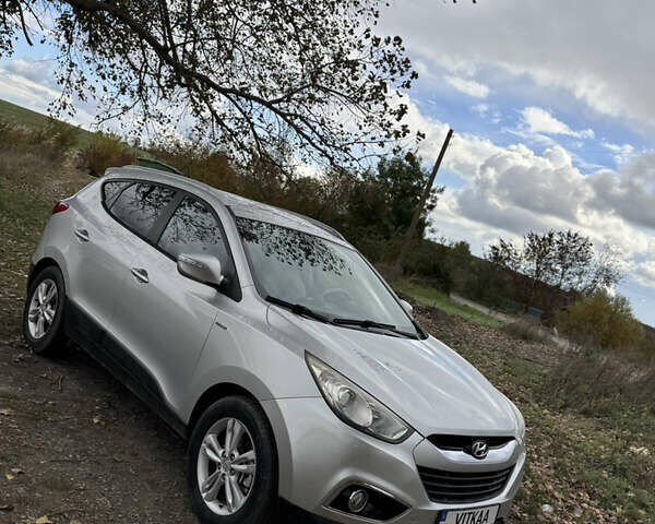 Хендай их35, объемом двигателя 2 л и пробегом 244 тыс. км за 10450 $, фото 1 на Automoto.ua