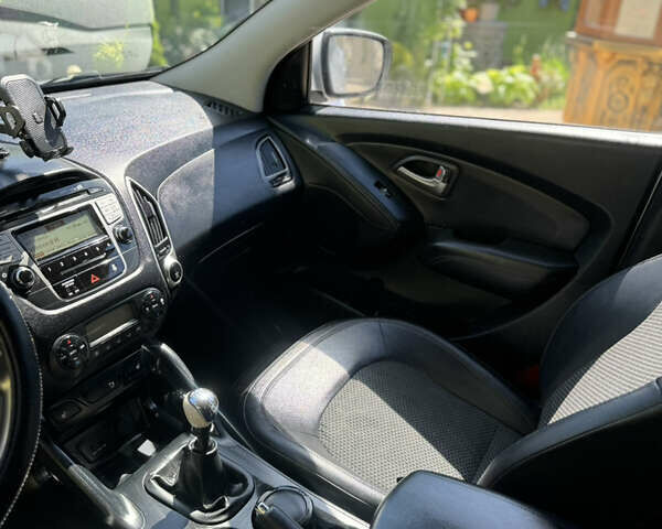 Хендай их35, объемом двигателя 2 л и пробегом 244 тыс. км за 10450 $, фото 7 на Automoto.ua