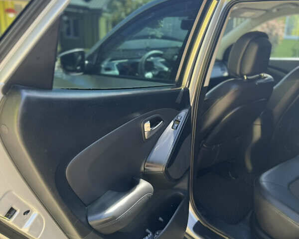 Хендай их35, объемом двигателя 2 л и пробегом 244 тыс. км за 10450 $, фото 12 на Automoto.ua