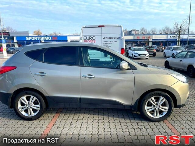 Хендай их35, объемом двигателя 2 л и пробегом 380 тыс. км за 5900 $, фото 3 на Automoto.ua
