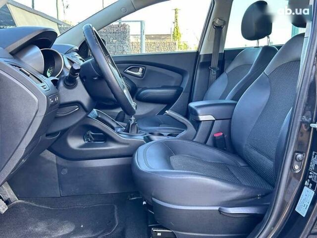 Хендай их35, объемом двигателя 2 л и пробегом 243 тыс. км за 10000 $, фото 13 на Automoto.ua