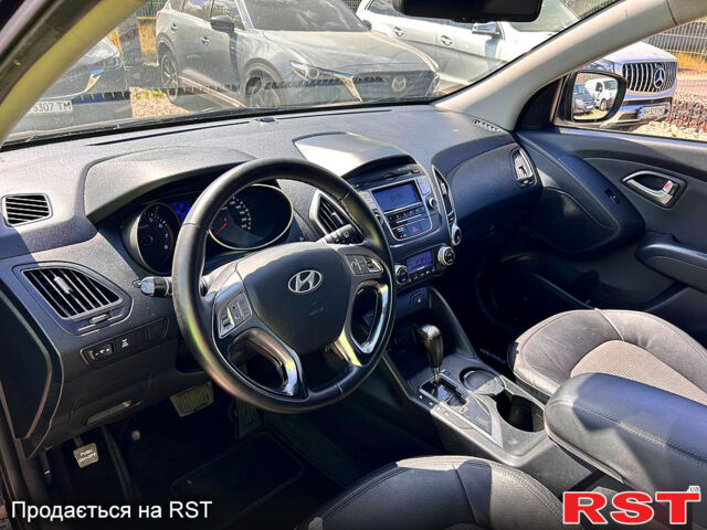 Хендай іх35, об'ємом двигуна 2 л та пробігом 162 тис. км за 10800 $, фото 8 на Automoto.ua
