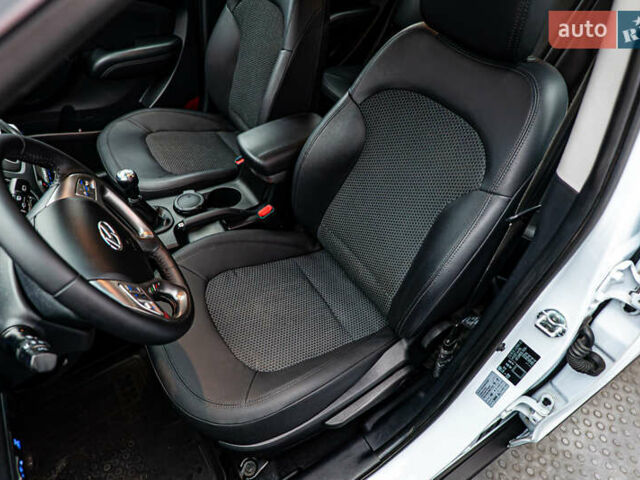 Хендай іх35, об'ємом двигуна 2 л та пробігом 149 тис. км за 11512 $, фото 8 на Automoto.ua