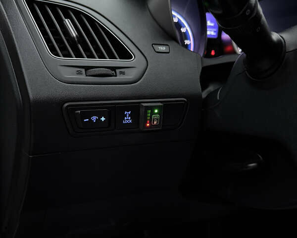 Хендай их35, объемом двигателя 2 л и пробегом 165 тыс. км за 11100 $, фото 13 на Automoto.ua