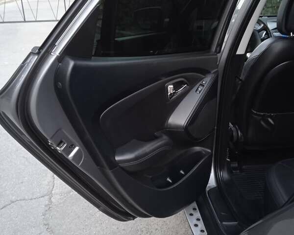 Хендай их35, объемом двигателя 2 л и пробегом 128 тыс. км за 11000 $, фото 22 на Automoto.ua