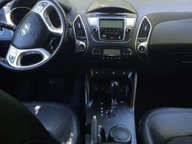 Хендай их35, объемом двигателя 2 л и пробегом 128 тыс. км за 11000 $, фото 5 на Automoto.ua