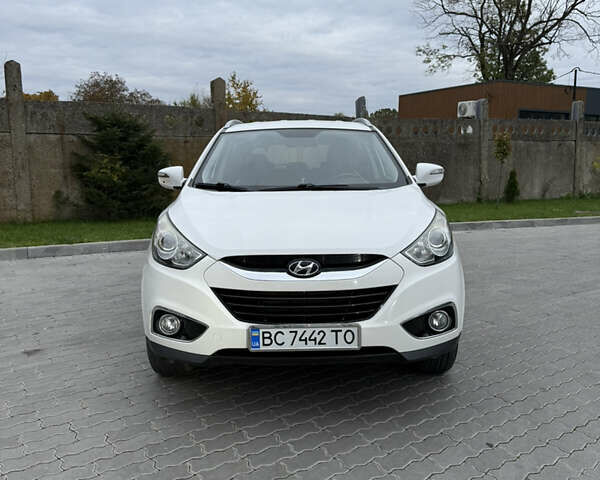 Хендай их35, объемом двигателя 2 л и пробегом 165 тыс. км за 11100 $, фото 1 на Automoto.ua