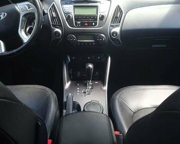 Хендай их35, объемом двигателя 2 л и пробегом 128 тыс. км за 11000 $, фото 6 на Automoto.ua