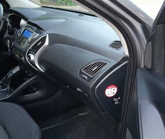 Хендай их35, объемом двигателя 2 л и пробегом 128 тыс. км за 11000 $, фото 7 на Automoto.ua