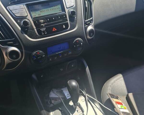 Хендай их35, объемом двигателя 2 л и пробегом 288 тыс. км за 11500 $, фото 6 на Automoto.ua