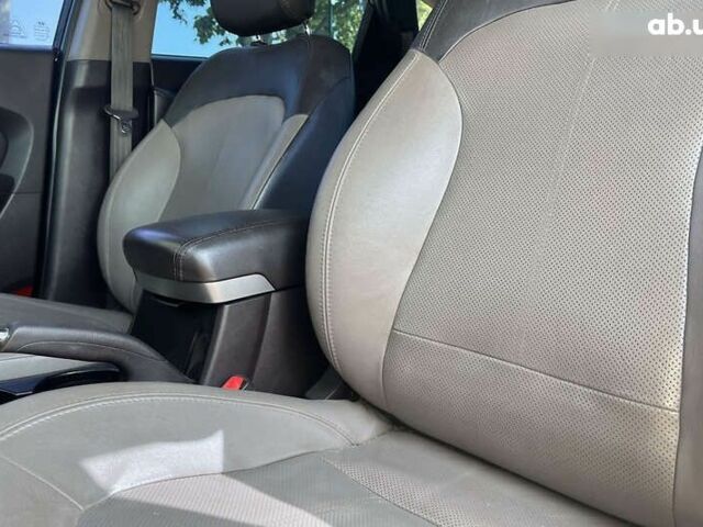 Хендай их35, объемом двигателя 0 л и пробегом 178 тыс. км за 13700 $, фото 9 на Automoto.ua