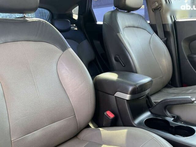 Хендай их35, объемом двигателя 0 л и пробегом 178 тыс. км за 13700 $, фото 22 на Automoto.ua