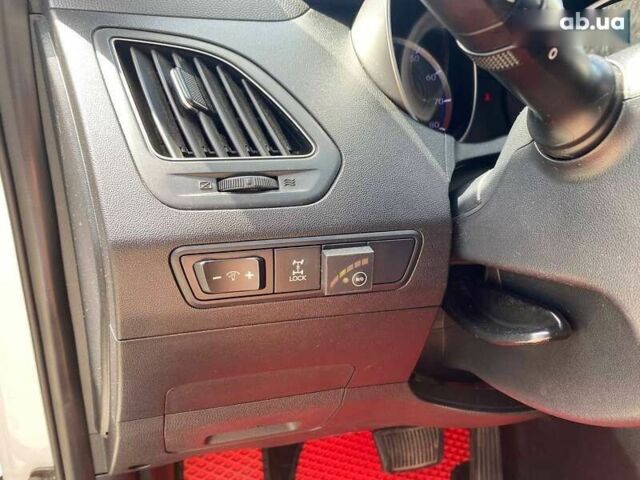 Хендай их35, объемом двигателя 0 л и пробегом 103 тыс. км за 12500 $, фото 12 на Automoto.ua