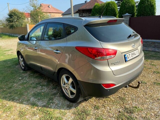 Сірий Хендай іх35, об'ємом двигуна 2 л та пробігом 244 тис. км за 10300 $, фото 3 на Automoto.ua