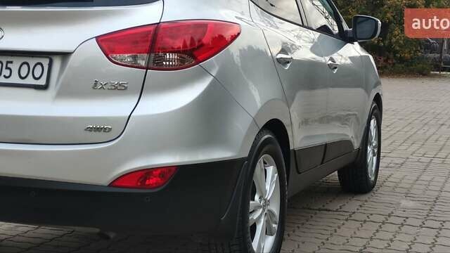 Серый Хендай их35, объемом двигателя 2 л и пробегом 151 тыс. км за 11450 $, фото 23 на Automoto.ua