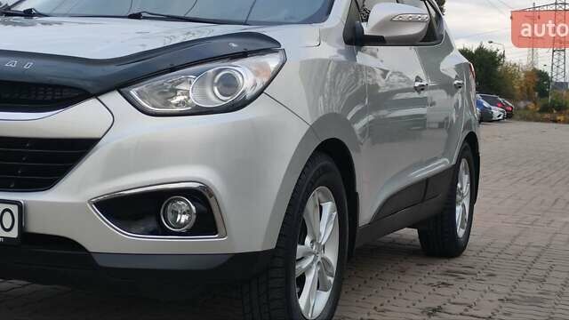 Серый Хендай их35, объемом двигателя 2 л и пробегом 151 тыс. км за 11450 $, фото 18 на Automoto.ua