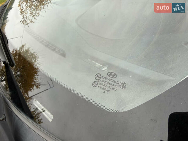 Серый Хендай их35, объемом двигателя 2 л и пробегом 175 тыс. км за 7250 $, фото 13 на Automoto.ua
