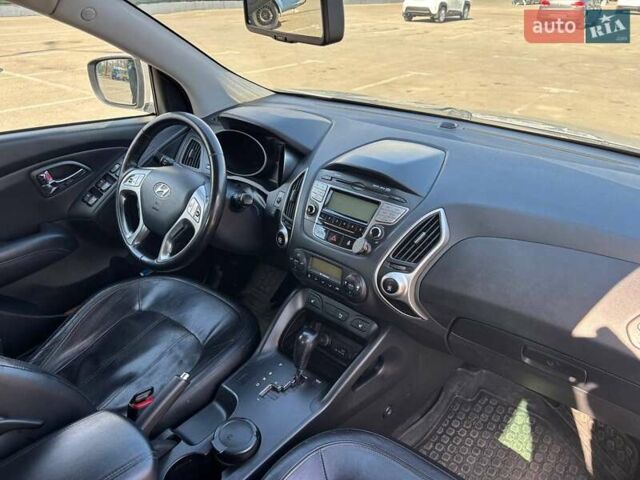 Серый Хендай их35, объемом двигателя 2 л и пробегом 249 тыс. км за 11200 $, фото 29 на Automoto.ua