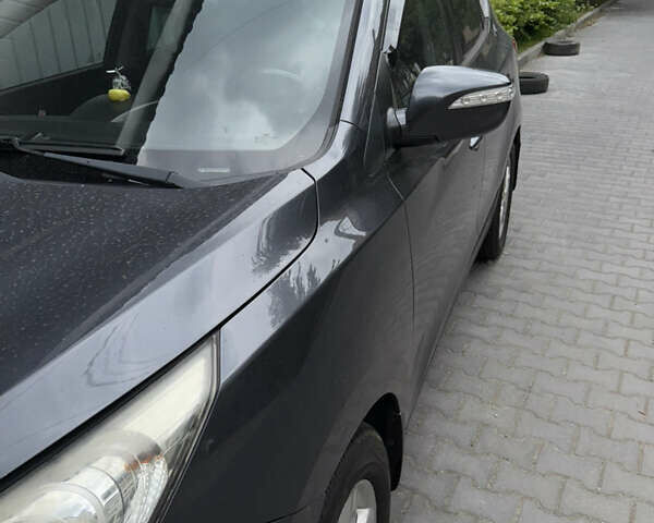 Серый Хендай их35, объемом двигателя 2 л и пробегом 260 тыс. км за 11600 $, фото 3 на Automoto.ua