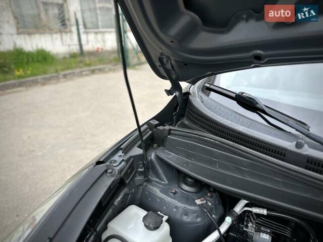 Серый Хендай их35, объемом двигателя 1.7 л и пробегом 192 тыс. км за 14250 $, фото 34 на Automoto.ua
