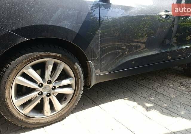 Серый Хендай их35, объемом двигателя 2.01 л и пробегом 232 тыс. км за 12500 $, фото 5 на Automoto.ua