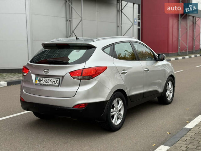 Серый Хендай их35, объемом двигателя 2 л и пробегом 175 тыс. км за 7350 $, фото 7 на Automoto.ua