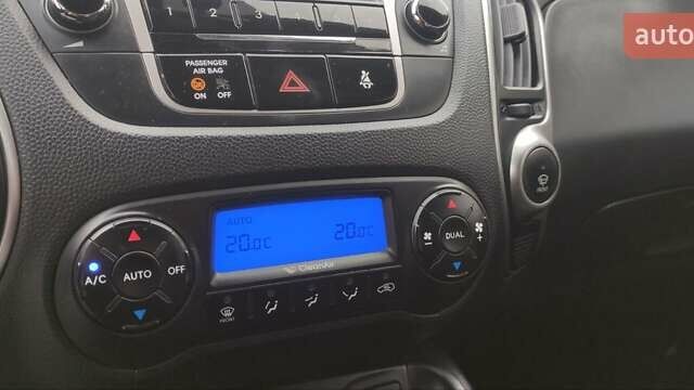 Серый Хендай их35, объемом двигателя 2 л и пробегом 151 тыс. км за 11450 $, фото 46 на Automoto.ua