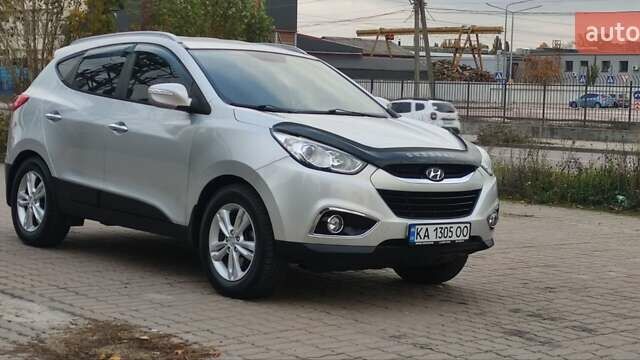 Серый Хендай их35, объемом двигателя 2 л и пробегом 151 тыс. км за 11450 $, фото 2 на Automoto.ua