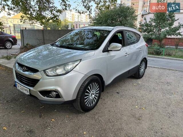 Серый Хендай их35, объемом двигателя 2 л и пробегом 249 тыс. км за 11200 $, фото 30 на Automoto.ua