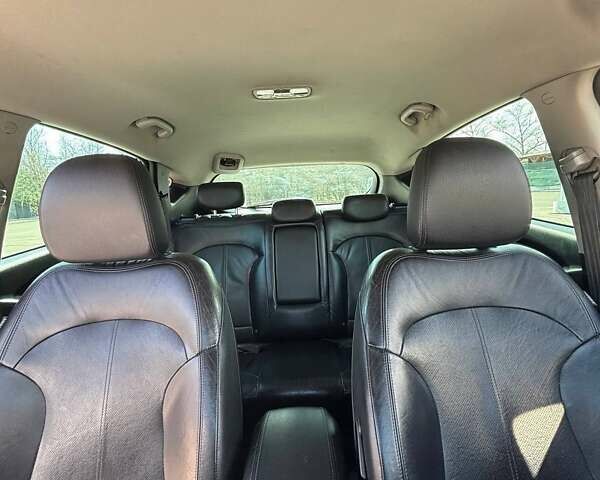 Серый Хендай их35, объемом двигателя 2 л и пробегом 249 тыс. км за 11200 $, фото 28 на Automoto.ua