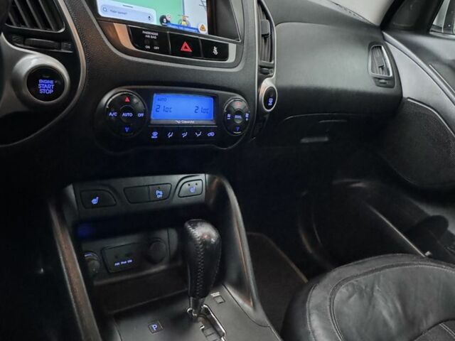 Серый Хендай их35, объемом двигателя 2 л и пробегом 190 тыс. км за 10700 $, фото 13 на Automoto.ua