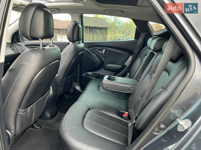 Серый Хендай их35, объемом двигателя 2 л и пробегом 262 тыс. км за 12150 $, фото 65 на Automoto.ua