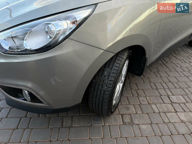 Хендай их35 2010 в Кривом Роге на Automoto.ua Серый Хендай их35, объемом двигателя 2 л и пробегом 220 тыс. км за 11800 $, фото 5 на Automoto.ua